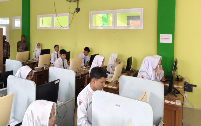 TKA Perdana, Kelas IX MTs Negeri 2 Tuban Ikuti Tes Kemampuan Akademik