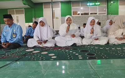 Jumat Religi MTsN 2 Tuban Perkuat Karakter dan Budaya Integritas