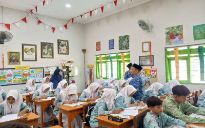 Pengawas Madrasah Dorong Penguatan Literasi dan Pembelajaran Multisumber di MTsN 2 Tuban