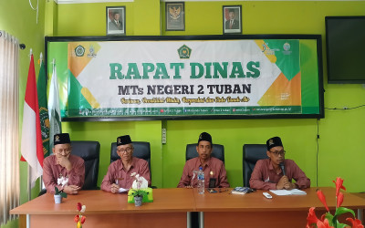 Rapat Dinas Awal Bulan: Kepala MTsN 2 Tuban Tekankan Penerapan Metode Baru