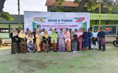 Peringatan Hari Pendidikan Nasional di MTs Negeri 2 Tuban