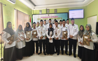 Pengukuhan Pengurus KKM dan MGMP MTs Tuban 2 Sekaligus Review Kurikulum Tahun Ajaran 2025/2026