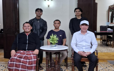 Guru Bahasa Jawa MTsN 2 Tuban Sowan Presiden ke-7 RI, Bahas Pembelajaran Digital Berbasis AI
